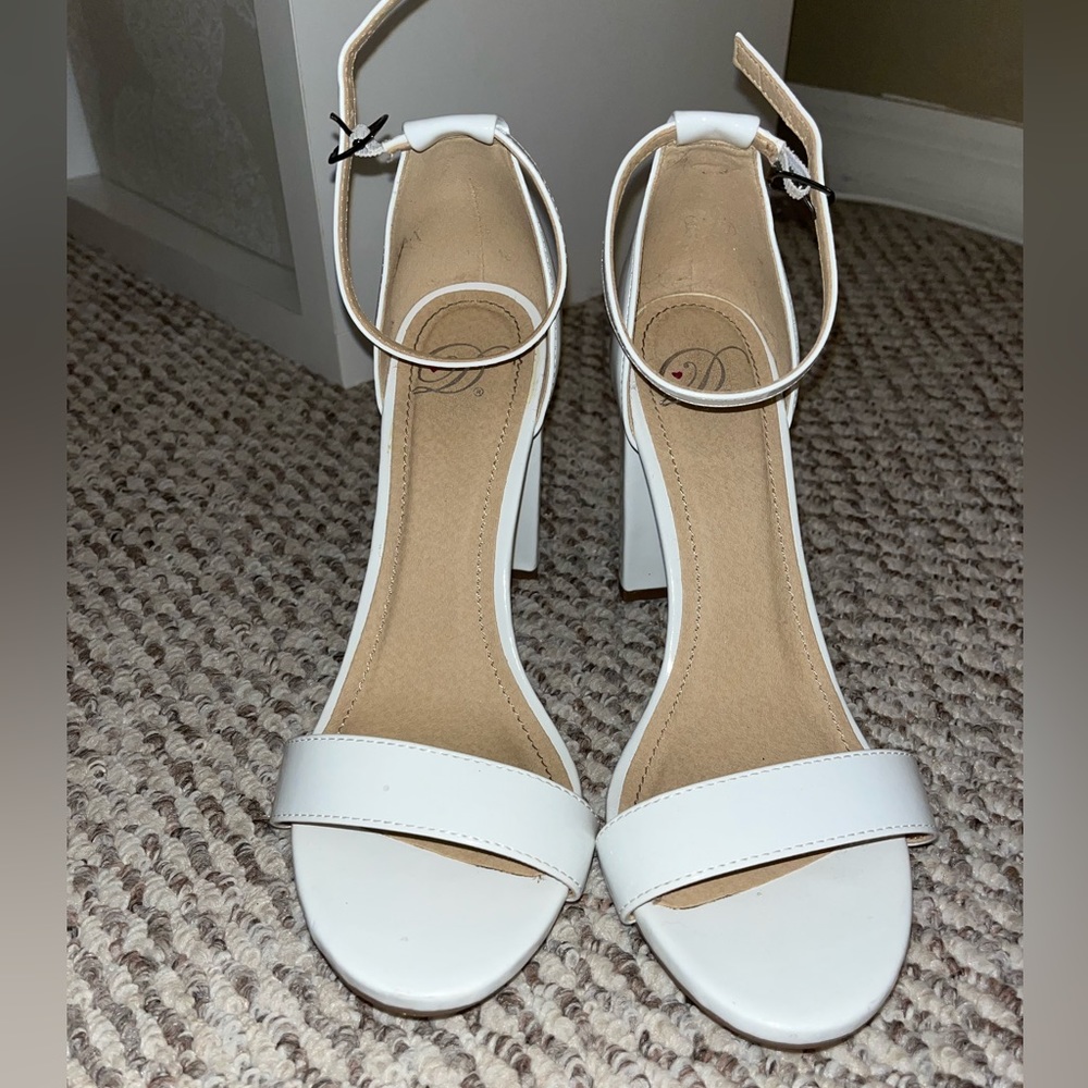 Simple White Heels Size 8.5